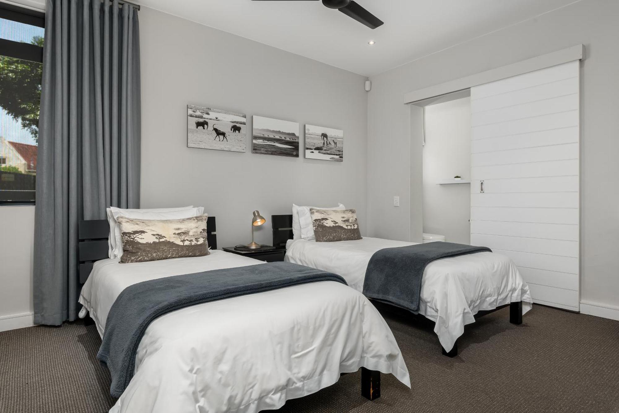 Sunset Splendour Guesthouse Noordhoek Room photo